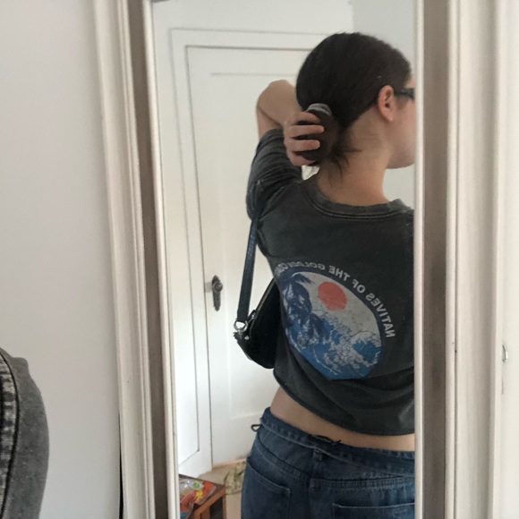 John Gault Cropped Tee - Picture 2 of 4